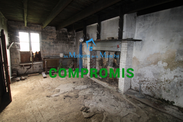 Ancienne maison à rénover en campagne avec bon potentiel