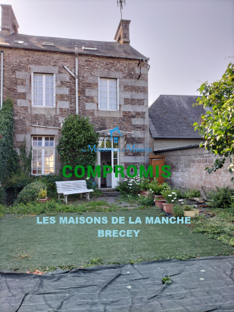 Grande Maison de bourg à quelques kilomètres de BRECEY