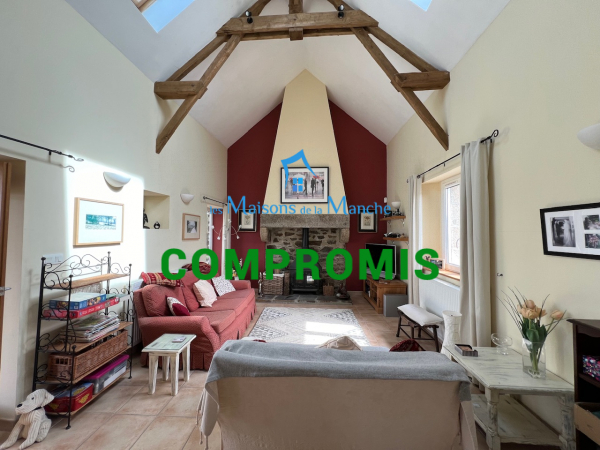 Jolie maison 6 pièces sur 1600m2 au calme et vue panoramique secteur Brécey