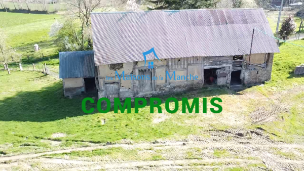 Ancien corps de ferme - plusieurs maisons sur 2 hectares