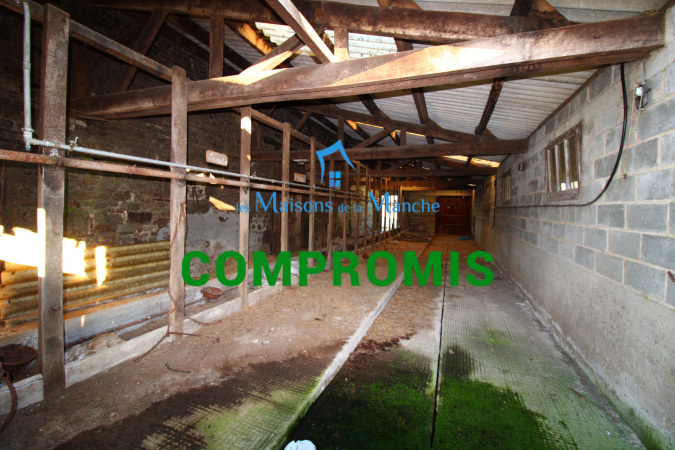 Ancien corps de ferme secteur Saint Hilaire du Harcouët (50600)