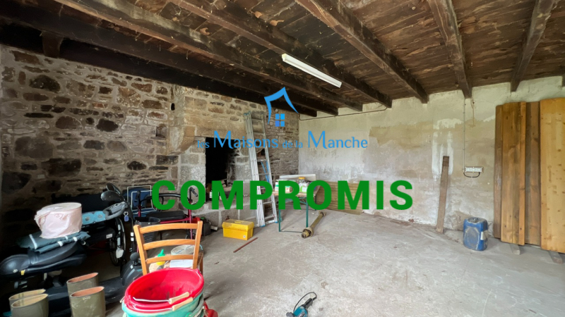 Ancien corps de ferme sur 2 hectares secteur Brécey