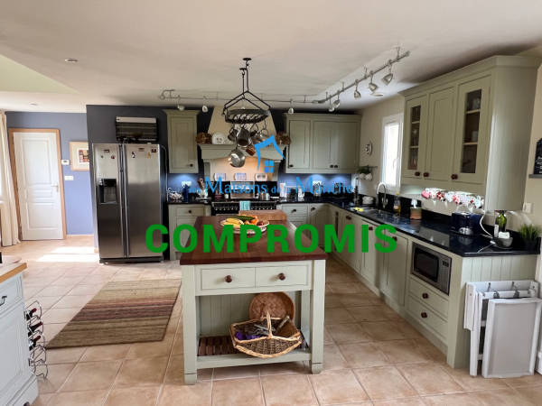 Jolie maison 6 pièces sur 1600m2 au calme et vue panoramique secteur Brécey