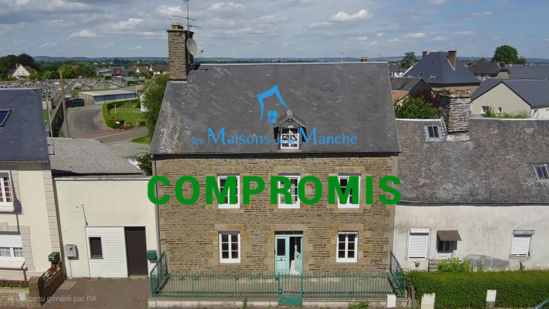 Grande maison de ville en pierre avec garages à St Hilaire du Harcouët