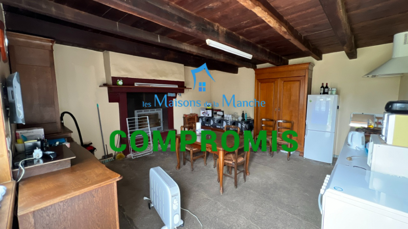 Ancien corps de ferme sur 2 hectares secteur Brécey