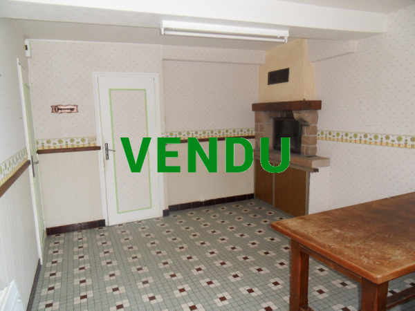 Maison avec boutique dans bourg à proximité des commerces à 10 km de BRECEY (50370)