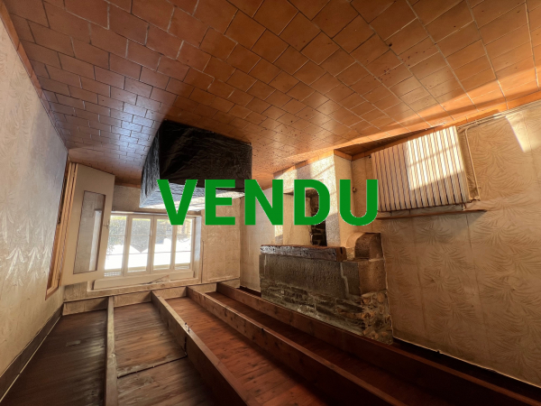 Maison en pierre avec 4800 m² de terrain