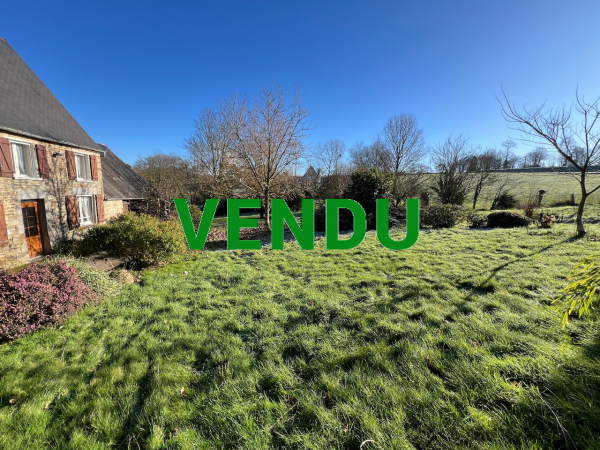 Maison en pierre à la campagne