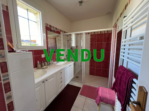 Maison 7 pièces (5 chambres) à Brécey