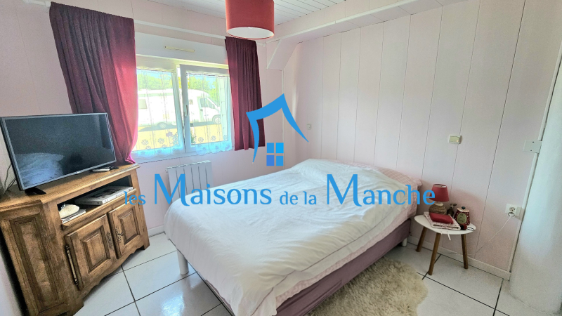 Exclusivité – Maison de 112 m² au Mesnil Adelée avec 2 382 m² de terrain arboré. au calme
