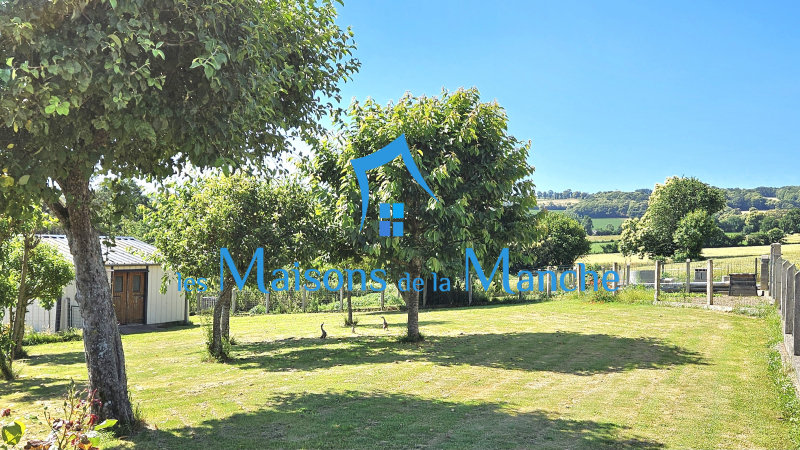 Exclusivité – Maison de 112 m² au Mesnil Adelée avec 2 382 m² de terrain arboré. au calme