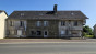 Ensemble immobilier situé dans le bourg de La Mancellière (50540), composé d'un ancien commerce avec habitation, maison, atelier et hangar à fort potentiel de rénovation